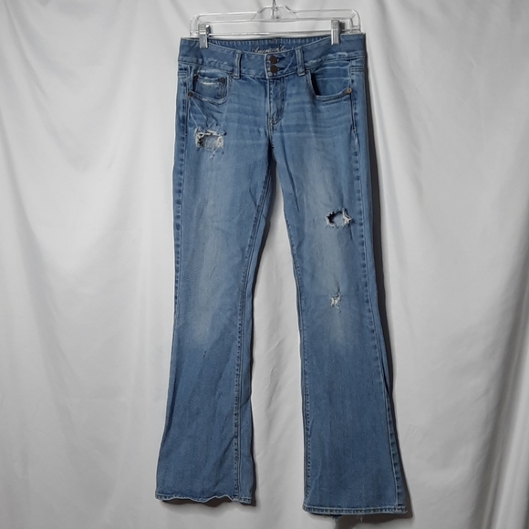 AEO Women's Distressed Artist Flare Jeans Sz 6R - Picture 1 of 12